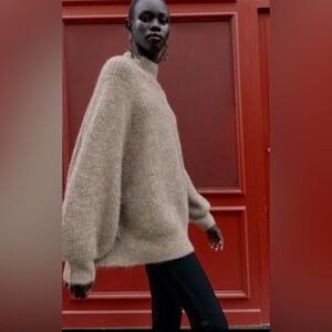 Zara NWT Wide Sleeve Knit Jumper in Taupe Brown.